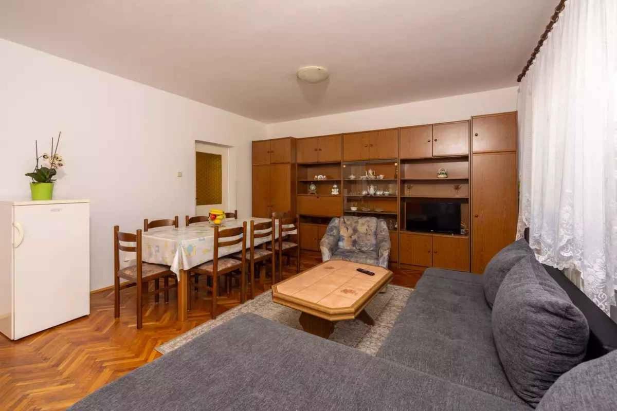 Four-Bedroom Apartment In Crikvenica II 외부 사진